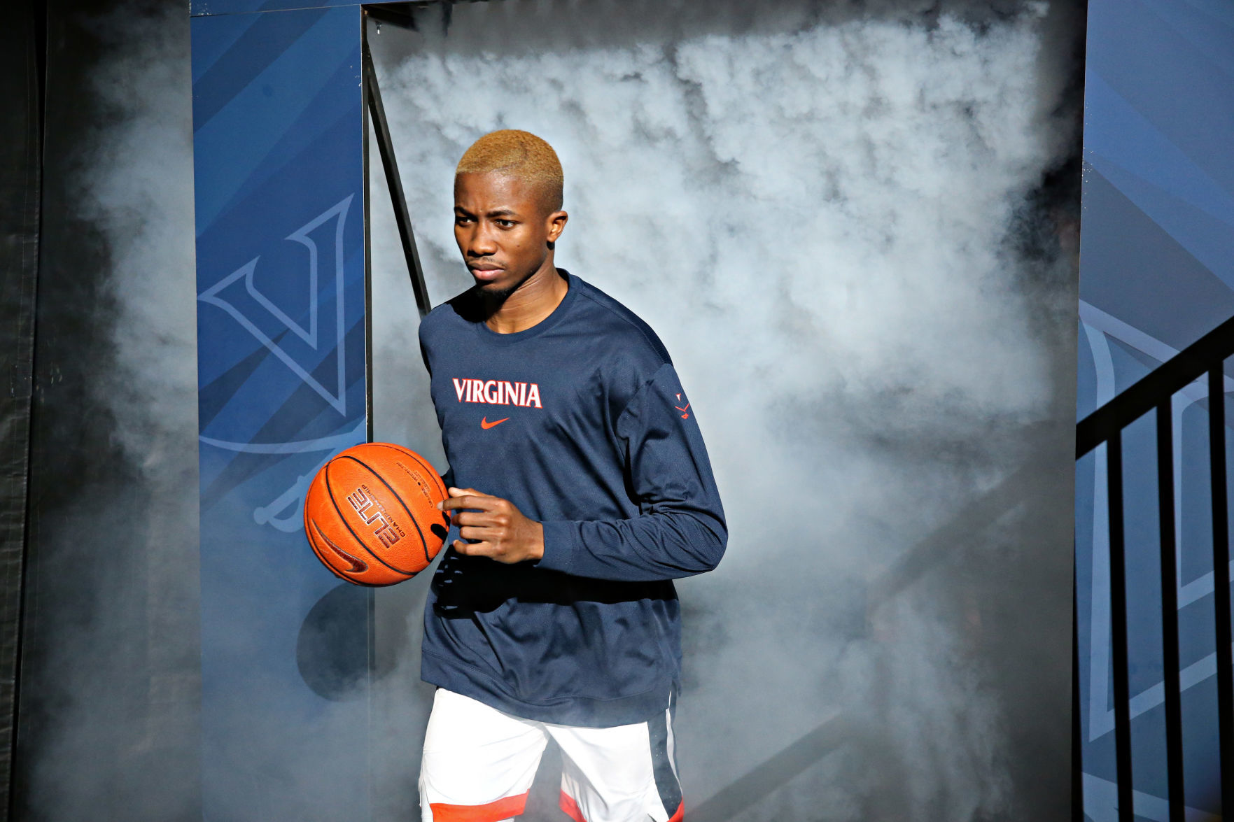 20200111_cdp_sports_uvahoops55.JPG